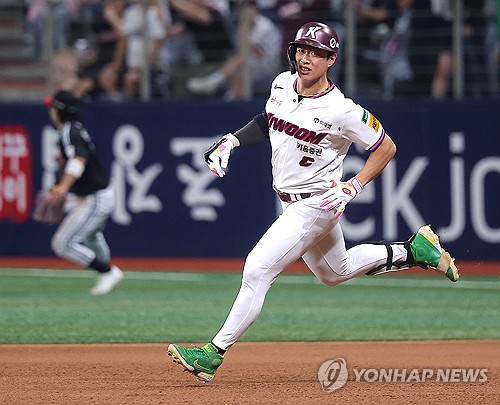KBO asks MLB to post All-Star infielder Song Sung-mun