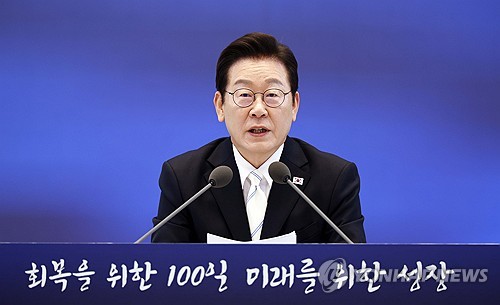 Lee vows to achieve national unity as he marks 100 days in office