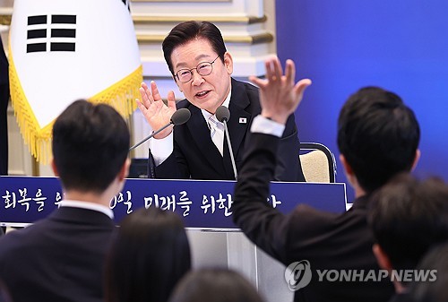 Lee vows continued push for N. Korea dialogue despite lukewarm response