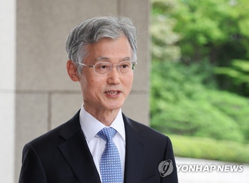 (LEAD) Supreme Court chief justice vows to seek 'right path' to judicial reform