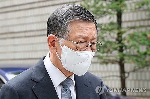(LEAD) Appeals court slashes ex-Kumho Asiana chief's sentence after acquitting him of embezzlement