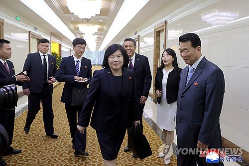 中총리 "북중외교 연결 강화"…北최선희 "고위급 교류 기대"(종합)