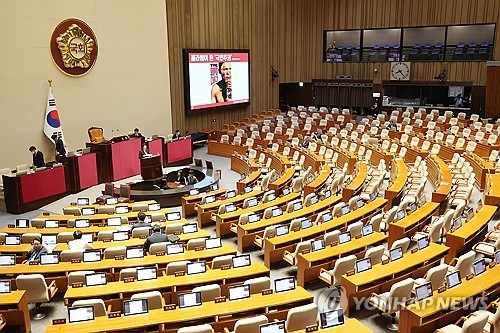 폰테크 달인 필버 신청하고도 ‘텅텅’…與, 신청 정당 의원 강제참석 추진 