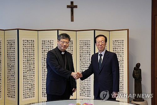 이석연, 정순택 대주교·진우스님 예방…"통합에 종교역할 중요"(종합)