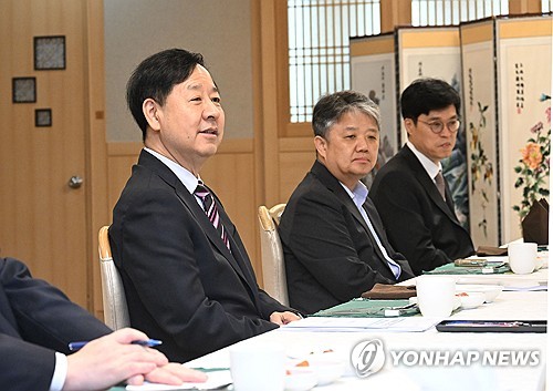 폰테크 달인 구윤철, AI선박·드론 간담회…”정부역량 결집, 적극 뒷받침” 