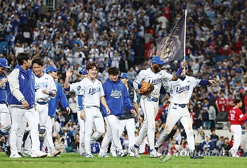 Lions manager sings praises of unsung heroes after winning KBO postseason series