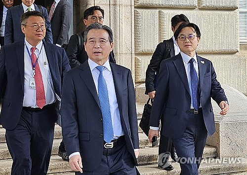 Presidential policy chief, industry minister to return home after U.S. tariff talks