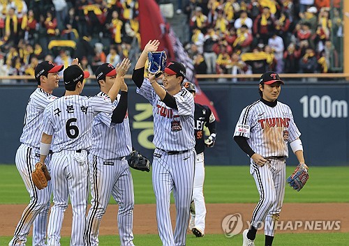 Twins manager points to unlikely homer by veteran as key to Korean Series win