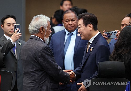 Lee calls for closer S. Korea-China-Japan cooperation with ASEAN