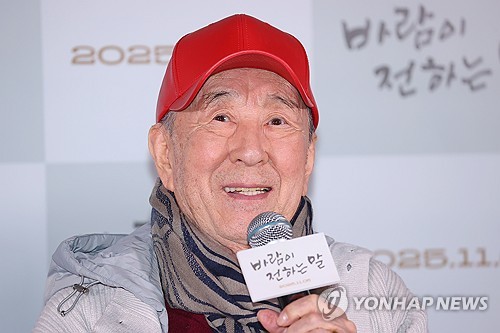 60년간 3천곡, 다큐로 되살린 김희갑의 삶…"가슴 벅차네요"