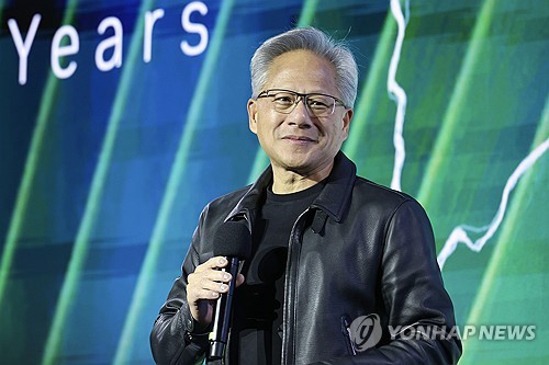 (2nd LD) [APEC 2025] Nvidia to deploy 260,000 GPUs to build AI factories with Samsung, Hyundai in S. Korea
