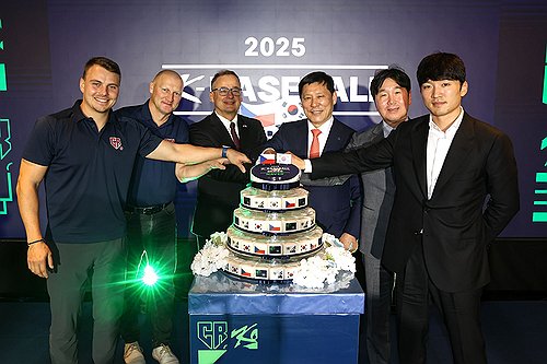 Czech baseball manager hoping to make most of exhibition games vs. S. Korea