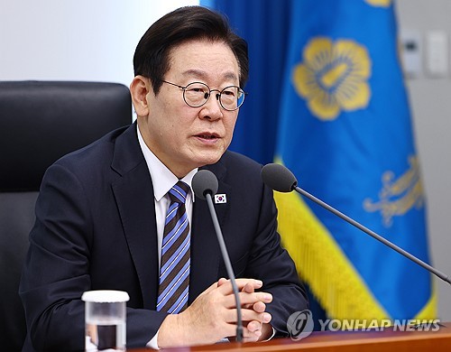 Lee calls for bold structural reforms in key areas to spur economy