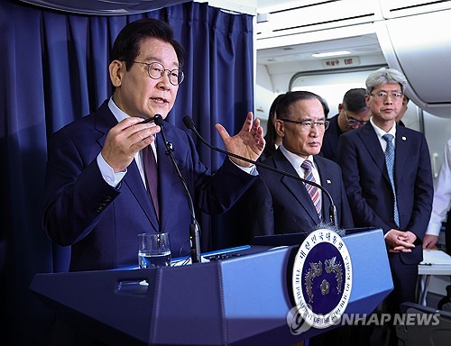 (LEAD) Lee warns of risks of accidental clash with N. Korea, vows efforts to resume dialogue