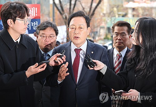 Lawmaker denies giving favors to ex-first lady's family in land development project