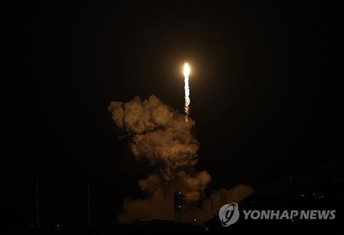 Lee hails successful launch of 4th space rocket