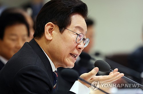 Lee calls for overcoming resistance amid pushback against judicial reforms