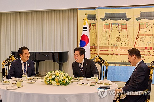 (LEAD) Lee calls on DP leadership to prudently push for reform bills