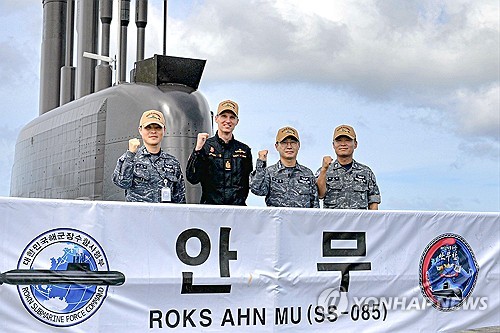 Navy hosts Canadian submariner aboard 3,000-ton submarine amid export bid