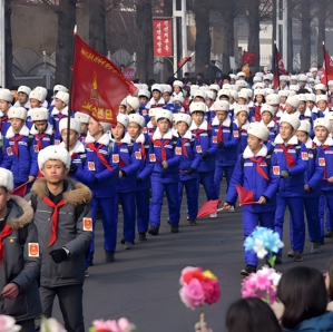 朝鲜学生参加光复征程学习行军